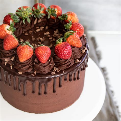 Dark Chocolate Covered Strawberry Cake Lo S Kitchen Recipe