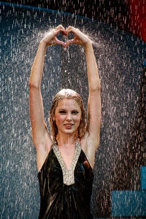 Taylor Swift Heart In Rain by Taylor-Swift-13 on DeviantArt