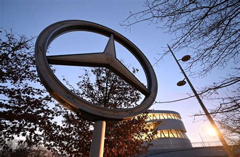 Stuttgarter Autobauer Mercedes Benz Verkauft Deutlich Mehr Autos