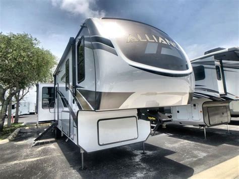 New Alliance Rv Paradigm Rl Fifth Wheel At Blue Compass Rv