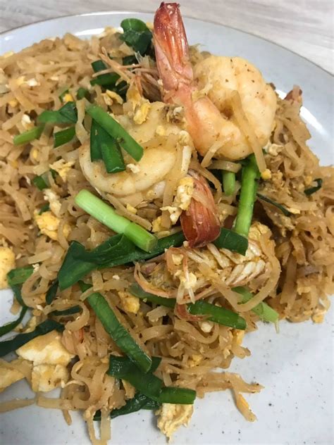 Stir Fried Rice Noodle With Shrimp