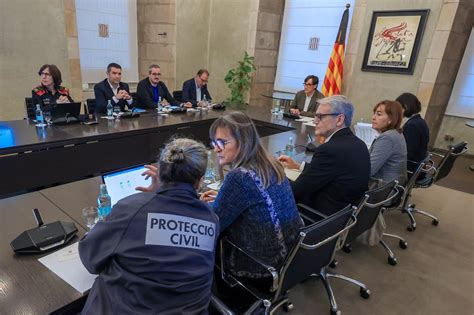 La Generalitat de Cataluña prevé que sus bomberos seguirán bastantes