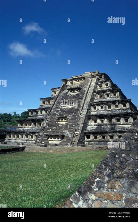 La pirámide de los nichos en el totonaco ruinas de El Tajin Veracruz