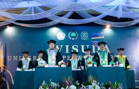 Ketua MPR RI Bamsoet Motivasi Wisudawan Semangat Meraih Impian Wisuda