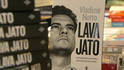 Rep Rter Da Tv Globo Lan A Livro Sobre A Opera O Lava Jato No Rio