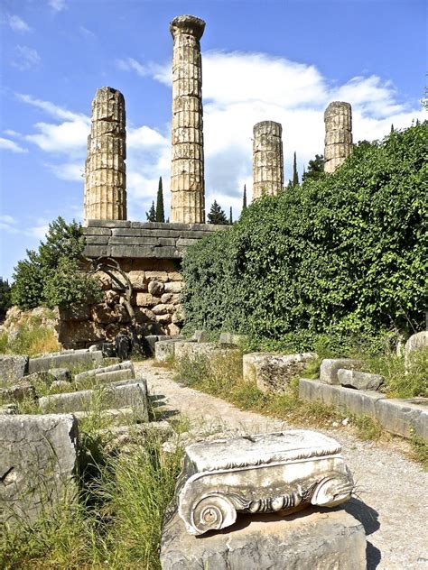 Gambar Batu Arsitektur Antik Bangunan Monumen Menara Tengara