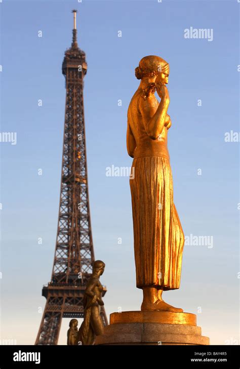 Tour eiffel et palais de chaillot Banque de photographies et dimages à