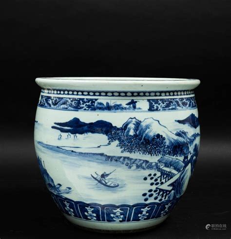 Bidlive A Porcelain Cachepot China Qing Dynasty