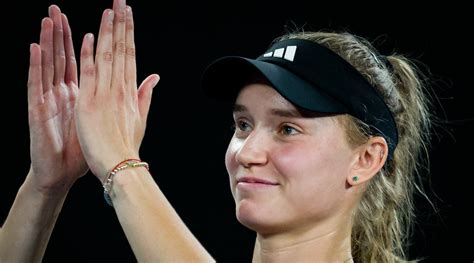 Insolite WTA Elena Rybakina dévoile sa plastique parfaite en maillot