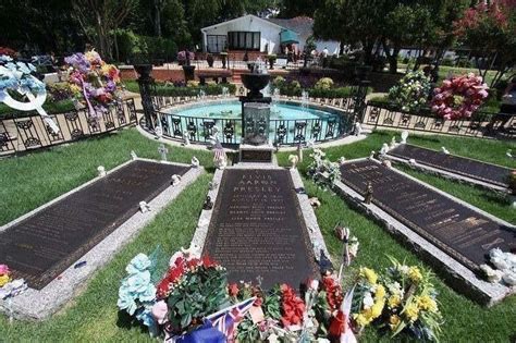 Elvis Aaron Presley 1935 1977 Find A Grave Memorial