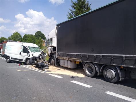 Tragiczny wypadek na DW 381 w Święcku Nie żyje jedna osoba Tv