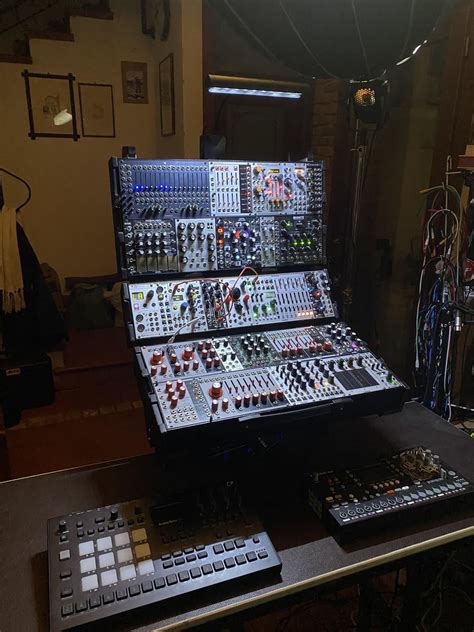 case stand     rmodular