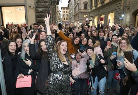 ClioMakeUp Torna A Firenze Riapre Il Temporary Store Della Star Del Web