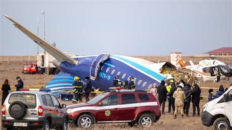 Impactantes imágenes del accidente aéreo de Azerbaijan Airlines que