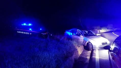 Inseguimento Tra Le Strade Di Penne Auto In Fuga Con Persone A Bordo