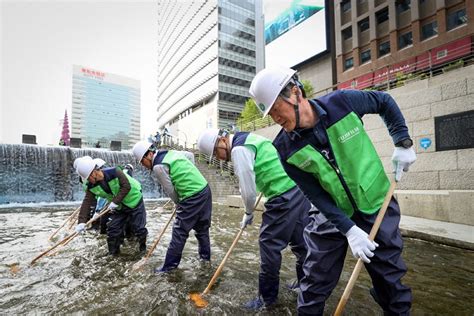 한국후지필름bi 서울시설공단과 청계천 환경 정화 활동 진행 전자신문