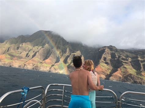 Lucky Lady Deluxe Na Pali Sunset Tour With Snorkel