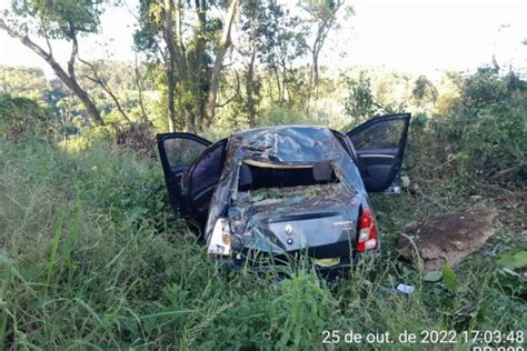 Três mulheres ficam feridas em saída de pista na BR 282 em Xaxim Tudo