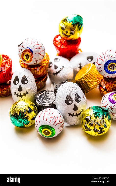 A pile of wrapped chocolate Halloween Candy Stock Photo - Alamy