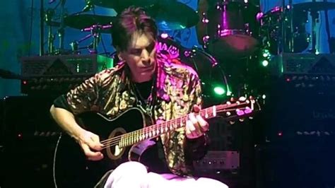 STEVE VAI Reveals Injury Sustained While Working On Acoustic Album I