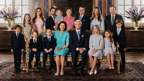 Zum 50 Thronjubiläum Seltenes Familienbild mit allen Schweden Royals