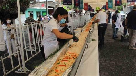 Esto Medir Y Pesar El Filete Relleno De Mariscos En Fiestas De Santa