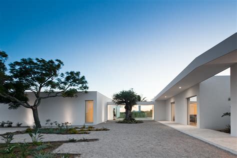 House in Tavira / Vitor Vilhena Architects | ArchDaily