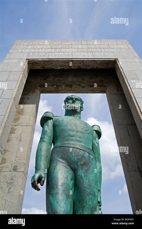 Famous Statue In Belgium At David Meza Blog