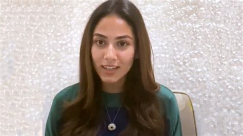 Mira Rajput Kapoor Picked A Colour Blocked Blouse For Her Zoom Makeup