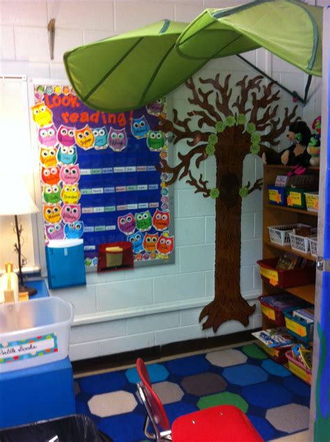 Reading Corner I Love The Look Whoooos Reading Board Reading Corner Classroom Reading