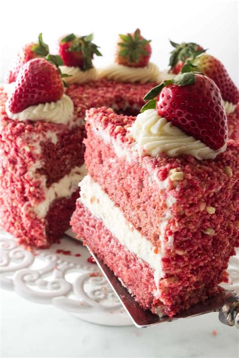 Strawberry Crunch Cake Savor The Best