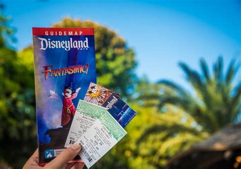 Guide to FastPass & MaxPass at Disneyland - Disney Tourist Blog