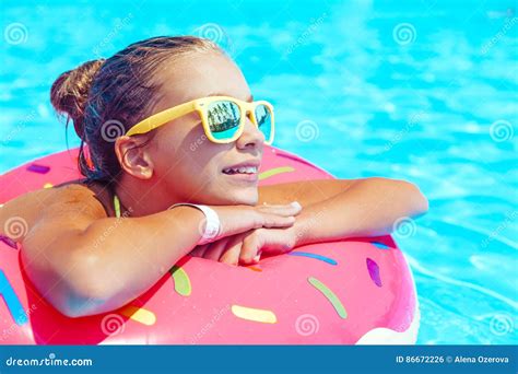 Tweens At The Pool