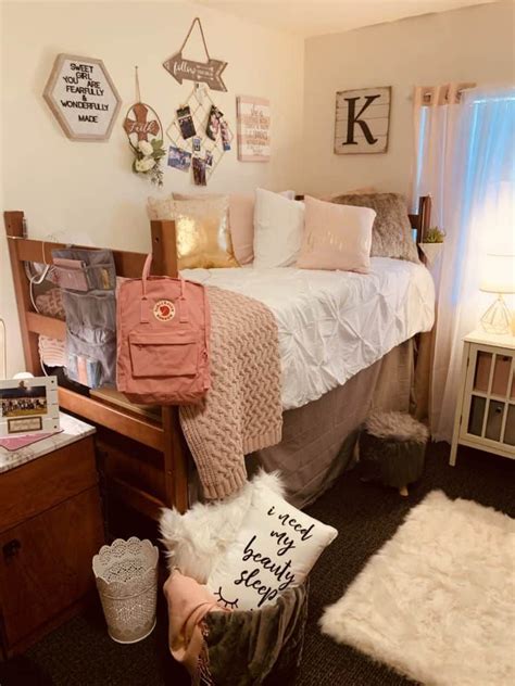 24 Photos Of Insanely Beautiful And Organized Dorm Rooms By Sophia Lee