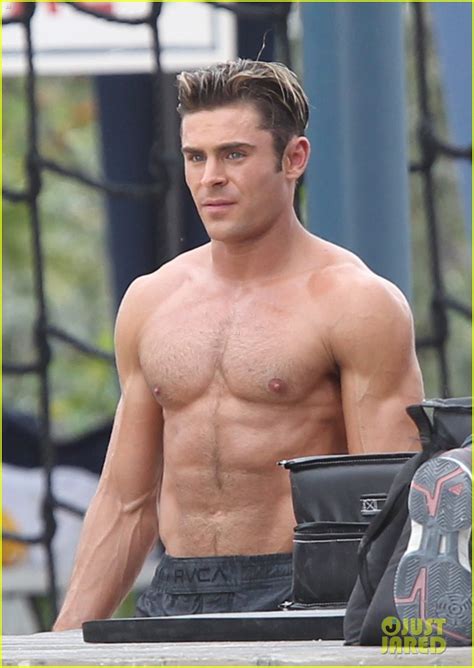 Zac Efron Says His Baywatch Body Was Too Big And Unrealistic Photo