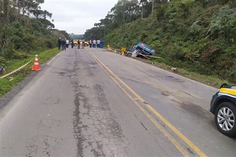 Idoso morre em batida de frente entre carro e caminhão na BR 153