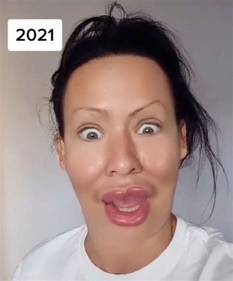 Hot Sexy Amie Scott Bikini Pics