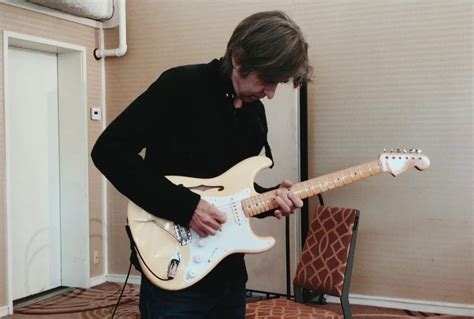 Eric Johnson Bio And Gear List Guitar Space