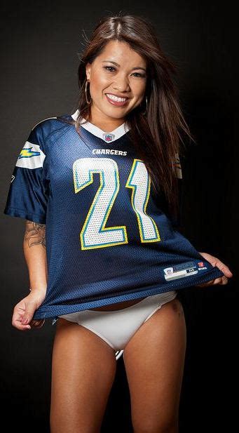 Beauty Babes Nfl Mnf Monday Night Football Week Sexy Babe Alert