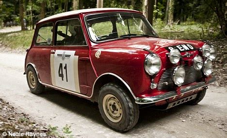 Classic Car: Mini Cooper Classic Racing