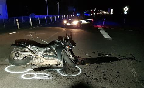 Schwerer Unfall Auf Der B Rentnerin Bersieht Motorradfahrer Nw De