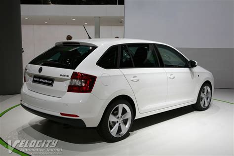 2014 Skoda Rapid Spaceback Pictures