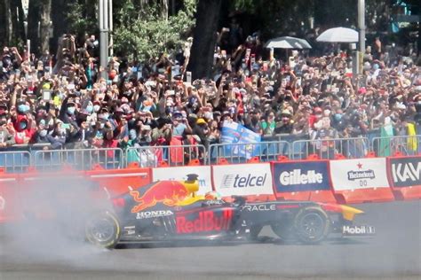 UN ÉXITO LA PRESENTACIÓN DE SERGIO EL CHECO PÉREZ EN EL RED BULL SHOW