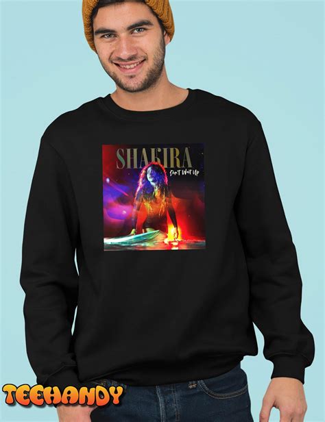 Shakira Don't Wait Up Poster T-Shirt