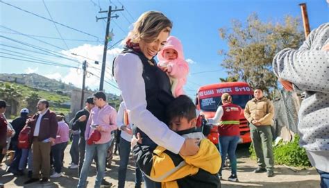 Escucha Y Atiende Marina Del Pilar Necesidades De Vecinos De La Zona