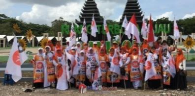 Pks Kabupaten Blitar Bersama Ratusan Kader Gelar Flashmob Ikhtiar