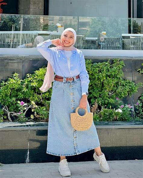 Hijabis Style Your Trendy Button Down Denim Skirt In These Awesome