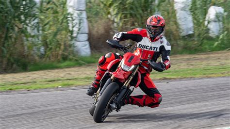 Ducati Hypermotard 698 Mono కళల చదర లకస త సరకతత డయకట