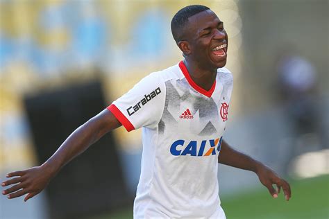 Flamengo renova a promessa Vinícius Júnior Placar