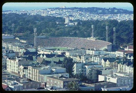 Kezar Stadium circa 1950 | Nfl stadiums, Stadium, San francisco 49ers football